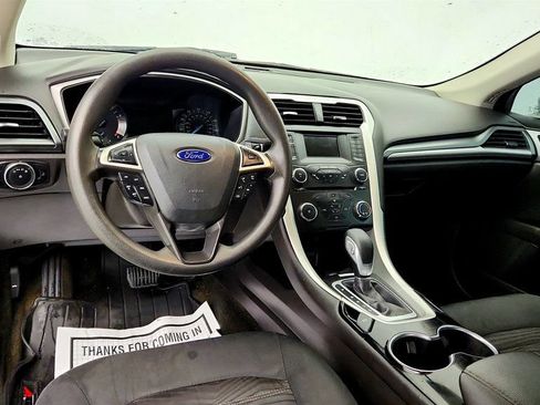 Used 2016 Ford Fusion SE FWD image 12