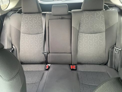 Used 2021 Toyota RAV4 XLE AWD/4WD image 17