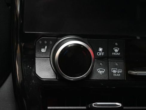 Certified 2023 Toyota Highlander Bronze Edition image 14