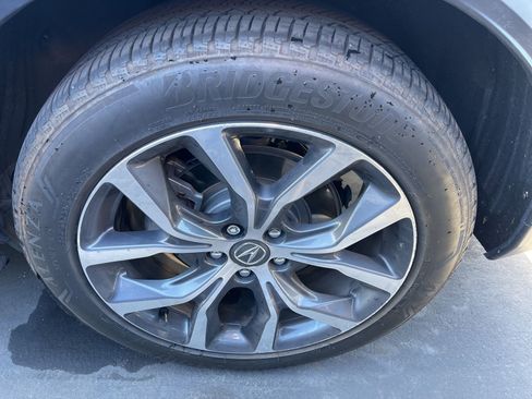 Used 2024 Acura MDX SH-AWD w/ Technology Package image 3