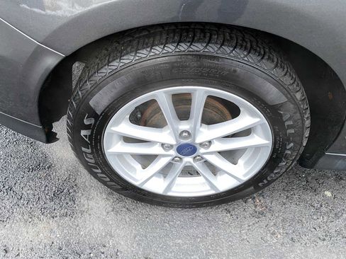 Used 2018 Ford Focus SE image 37
