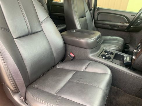 Used 2008 GMC Sierra 2500 SLT w/ Z71 Off-Road Package AWD/4WD image 14