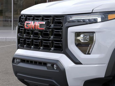 Used 2025 GMC Canyon Elevation w/ Convenience Package image 13