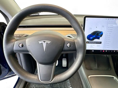 Used 2022 Tesla Model Y Performance image 13