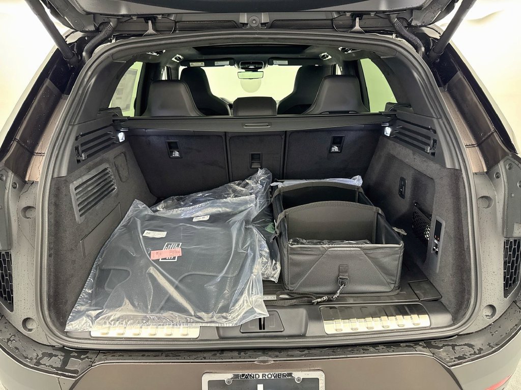 New 2027 Land Rover Range Rover Sport SV AWD/4WD image 27