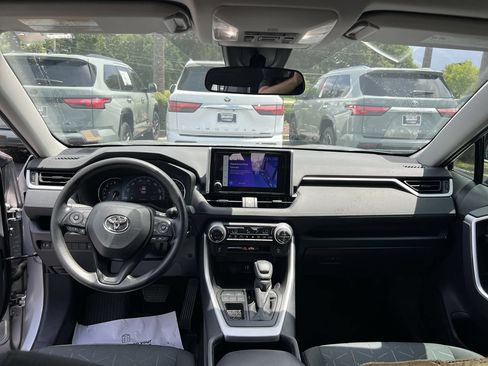 Used 2025 Toyota RAV4 XLE w/ Convenience Package FWD image 31
