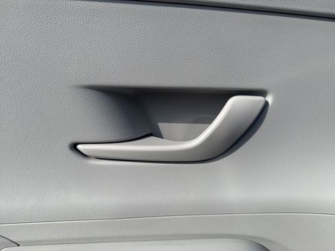 Used 2025 Hyundai Kona SEL image 11