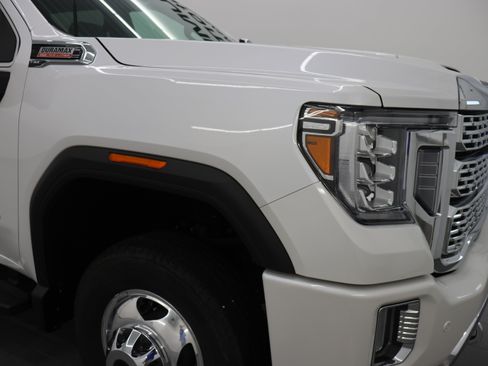 Used 2022 GMC Sierra 3500 Denali w/ Denali Ultimate Package AWD/4WD image 29