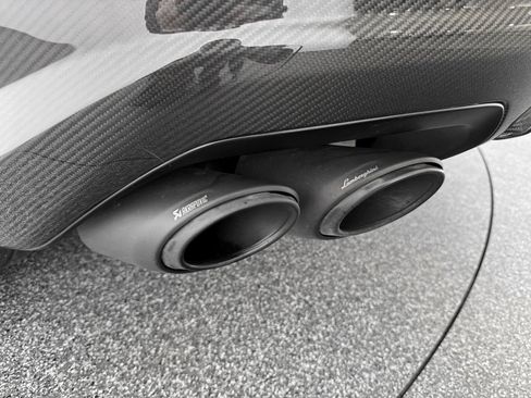 Used 2024 Lamborghini Urus Performante image 42