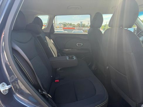 Used 2016 Kia Soul + w/ Audio Package FWD image 28