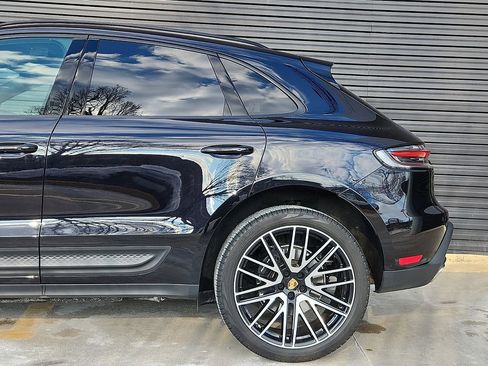 Certified 2025 Porsche Macan image 7