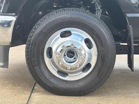 Used 2025 Ford F350 King Ranch w/ Chrome Package image 11