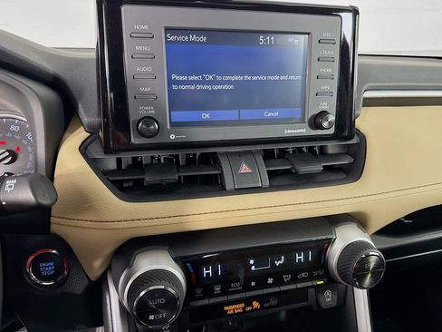 Used 2022 Toyota RAV4 XLE w/ Convenience Package image 19