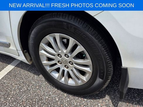 Used 2011 Toyota Sienna XLE FWD image 7