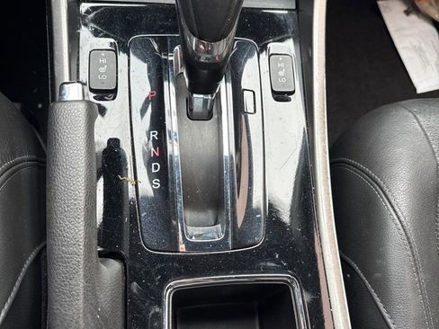 Used 2017 Honda Accord EX-L image 11