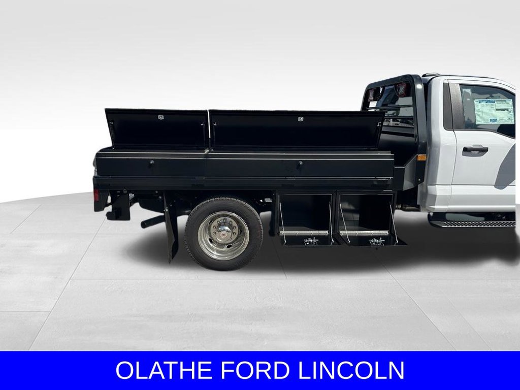 New 2025 Ford F550 4x4 Regular Cab Super Duty image 8