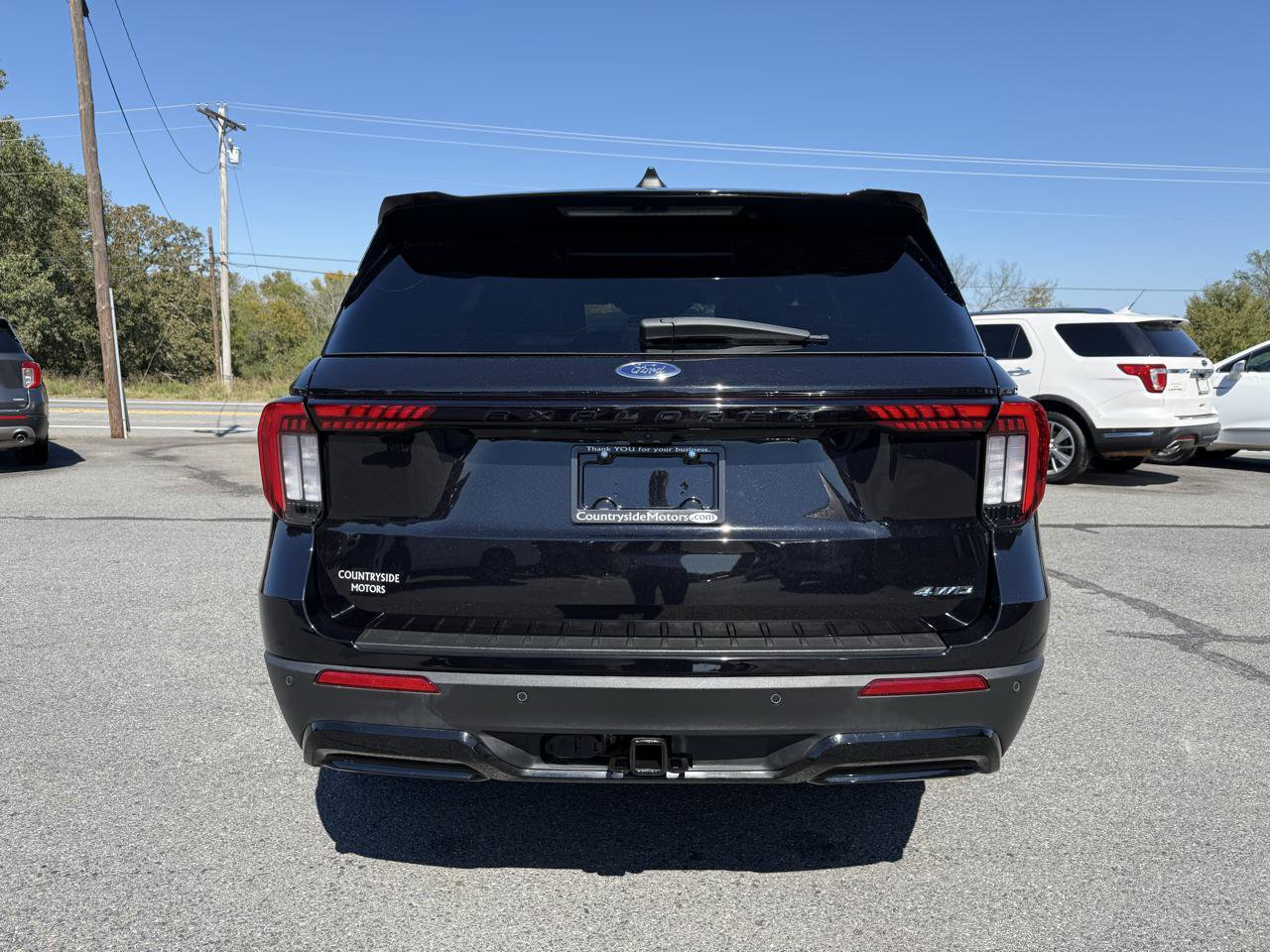 Used 2025 Ford Explorer ST-Line w/ ST-Line Street Pack AWD/4WD image 5