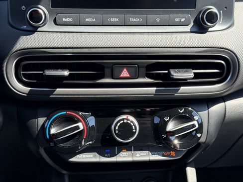 Certified 2023 Hyundai Kona SEL AWD/4WD image 6