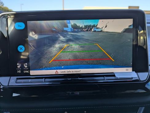 New 2026 Volkswagen Atlas Cross Sport SE image 18