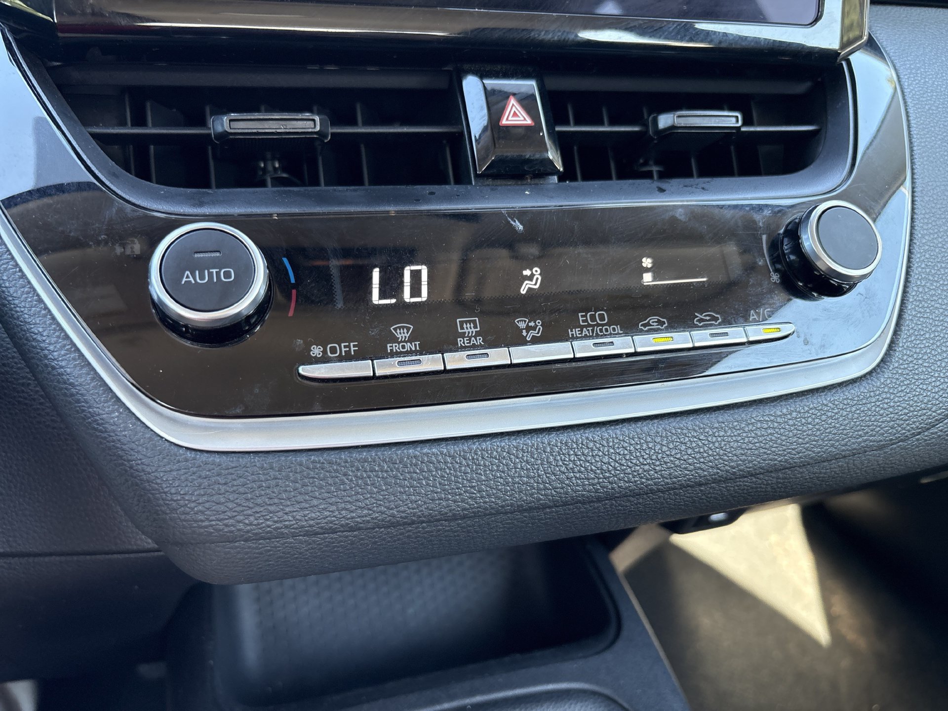Used 2024 Toyota Corolla LE FWD image 6