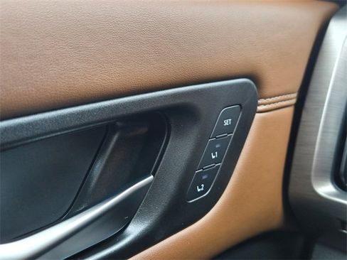 Used 2024 Nissan Pathfinder Platinum image 32