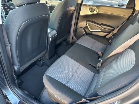 Used 2023 Kia Soul LX image 19