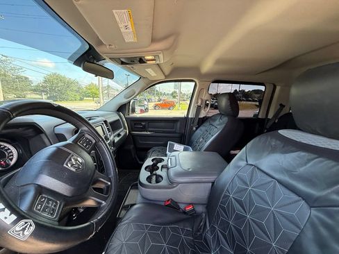 Used 2018 RAM 1500 Express w/ Express Value Package AWD/4WD image 14