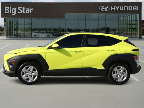 Used 2026 Hyundai Kona SE image 2