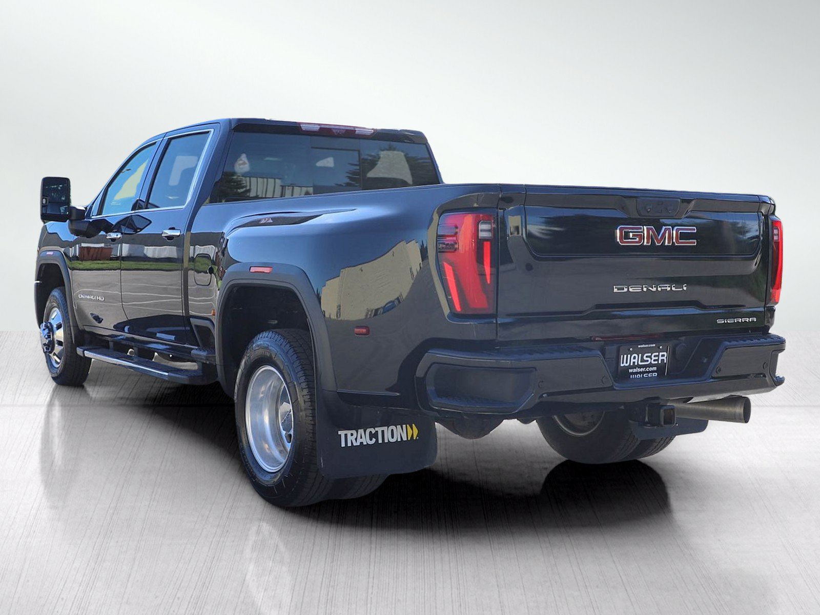Used 2024 GMC Sierra 3500 Denali w/ Denali Reserve Package AWD/4WD image 3