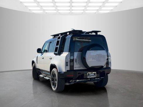 New 2026 Land Rover Defender 110 X-Dynamic SE image 7