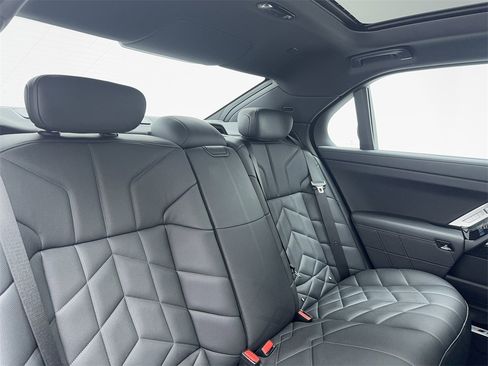 Used 2025 BMW 740i image 49