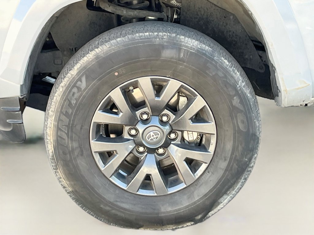 Used 2021 Toyota Tacoma SR5 w/ Exterior Package (TMS) RWD image 28