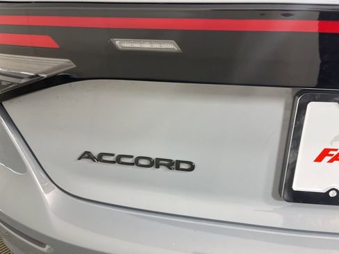 Used 2024 Honda Accord EX-L image 3