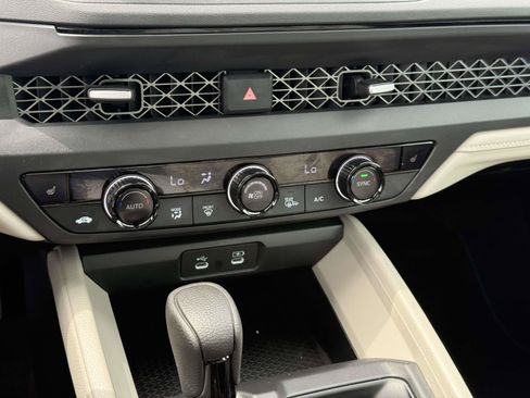 Certified 2025 Honda Accord SE image 7