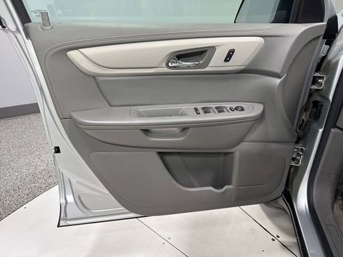 Used 2017 Chevrolet Traverse LS AWD/4WD image 8