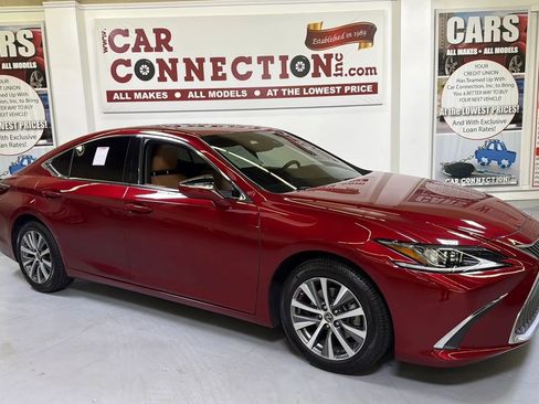 Used 2020 Lexus ES 350 w/ Premium Package image 10