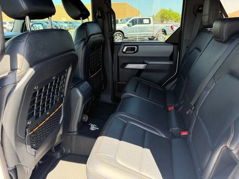 Used 2023 Ford Bronco Badlands AWD/4WD image 19