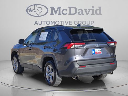 Used 2025 Toyota RAV4 XLE AWD/4WD image 4