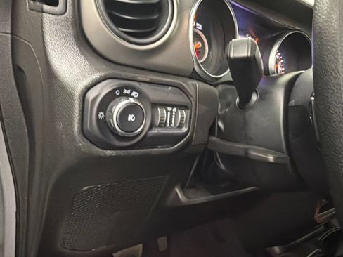 Used 2022 Jeep Wrangler Unlimited Sport AWD/4WD image 29