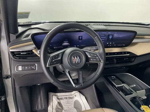 Used 2025 Buick Enclave Preferred image 11