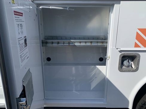 Used 2024 RAM 2500 Tradesman w/ Chrome Appearance Group image 41