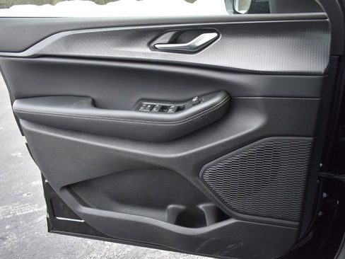 New 2025 Jeep Grand Cherokee Altitude image 26