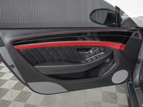 Used 2024 Bentley Continental GT image 14