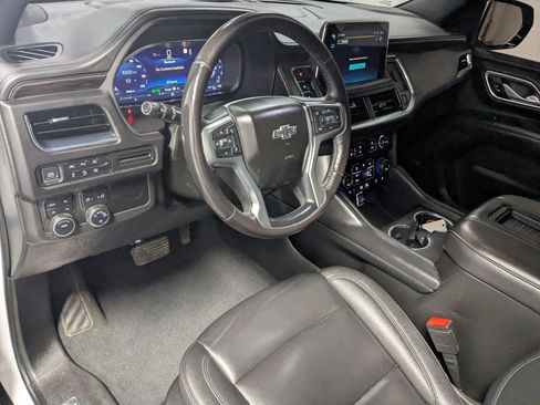 Used 2022 Chevrolet Tahoe Z71 w/ Luxury Package AWD/4WD image 12