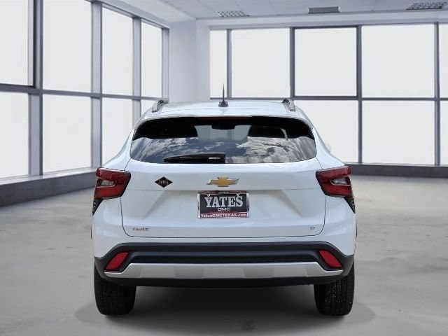 Used 2025 Chevrolet Trax LT FWD image 6