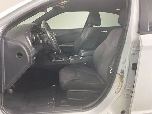 Used 2022 Dodge Charger SXT RWD image 18
