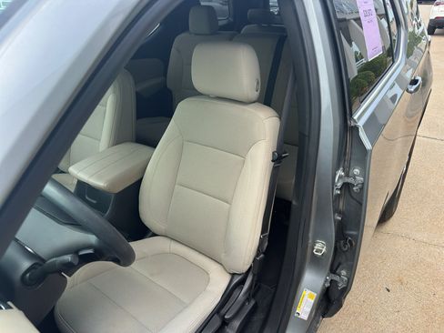 Used 2023 Chevrolet Traverse LS AWD/4WD image 26