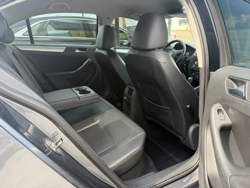 Used 2013 Volkswagen Jetta SE FWD image 10
