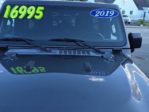 Used 2019 Jeep Wrangler Unlimited Sport S AWD/4WD image 5