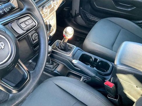 Used 2020 Jeep Gladiator Sport image 14